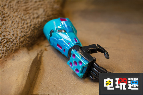 非营利组织联动《光环》推出主题慈善假肢 Xbox One 微软 343工作室 光环 微软XBOX  第3张