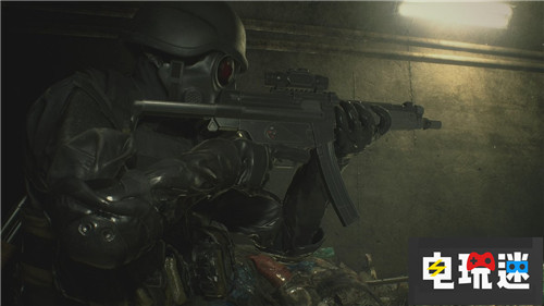 《生化危机2重制版》开局一把刀的那个角色登场 豆腐 汉克 PC Xbox One PS4 生化危机2重制版 生化危机2 电玩迷资讯  第4张