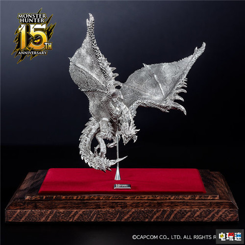 卡普空联动珠宝商推出纯金金火龙与白金银火龙雕像 金火龙 银火龙 怪物猎人 怪物猎人：世界 电玩迷资讯  第4张