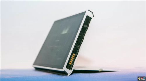 CES2020：戴尔外星人推出便携主机 形似任天堂Switch CES2020 Switch Concept UFO 外星人 戴尔 任天堂SWITCH  第5张