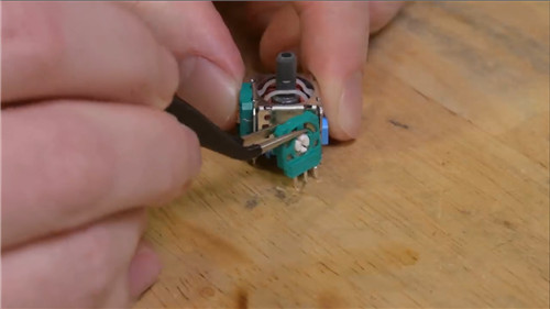 PS5手柄摇杆拆解：应为消耗品 高频率只能用417小时 DualSense 摇杆漂移 PS5 索尼PS  第2张