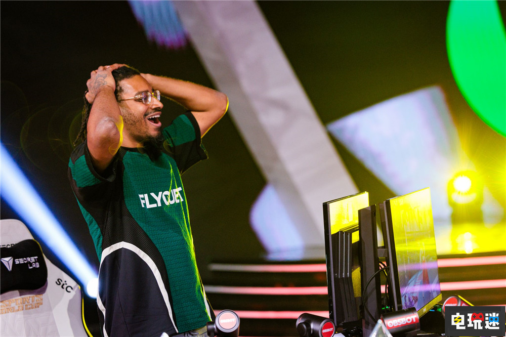 EWC《街头霸王6》Punk提前开香槟 小孩丝血反杀贡献名场面 格斗游戏 电竞 PUNK 小孩 街头霸王6 EWC 电玩迷资讯  第3张